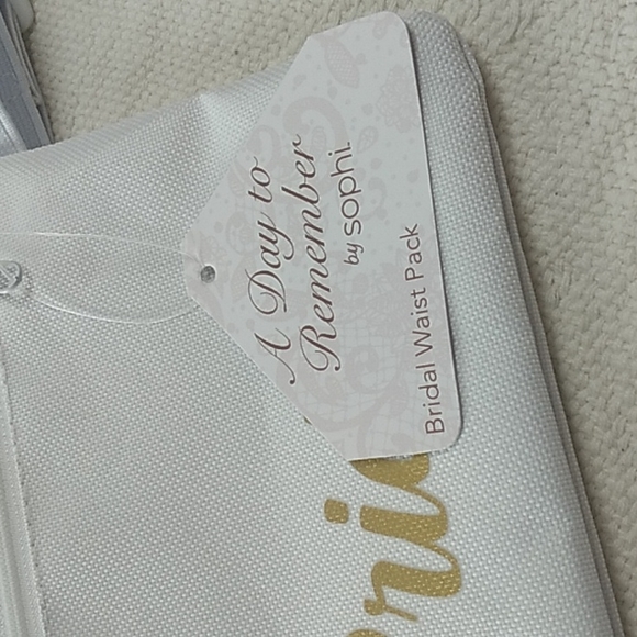 A Day to Remember Bridal waist pack by Sophi Bride in White 27 to 50 inches - Picture 3 of 6